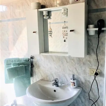 Oasi Di Paradiso - Comfy Private On Ground Floor With Terrace Apartment *